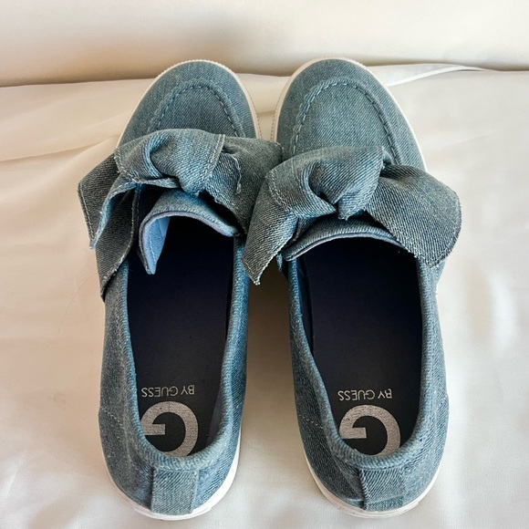 SOLD 🩵GUESS Platform Denim Blue Jean Slip Ons🩵 - Picture 4 of 6